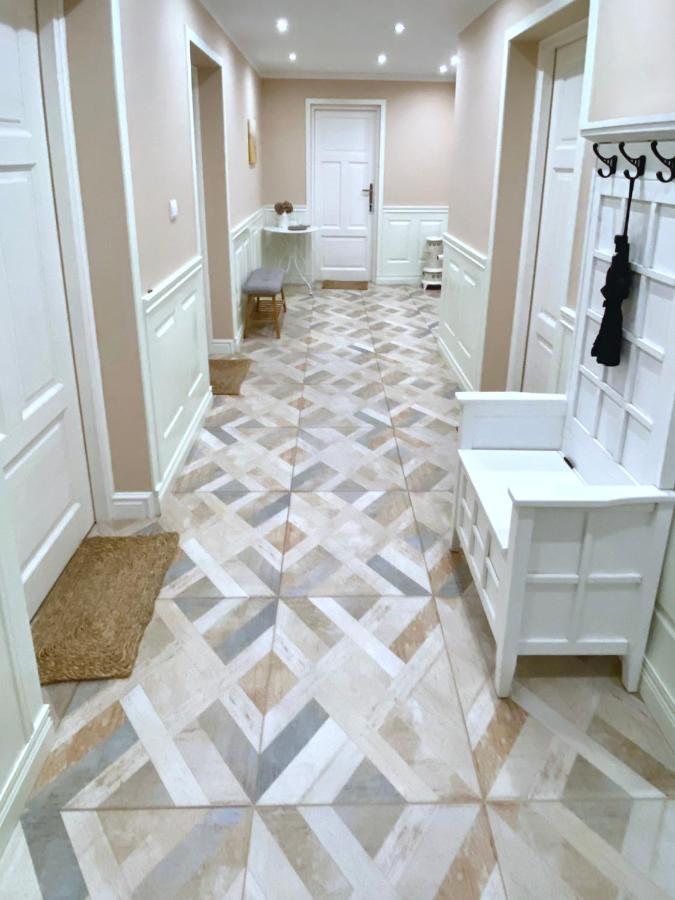 Szary Domek Apartamenty Устка Екстериор снимка