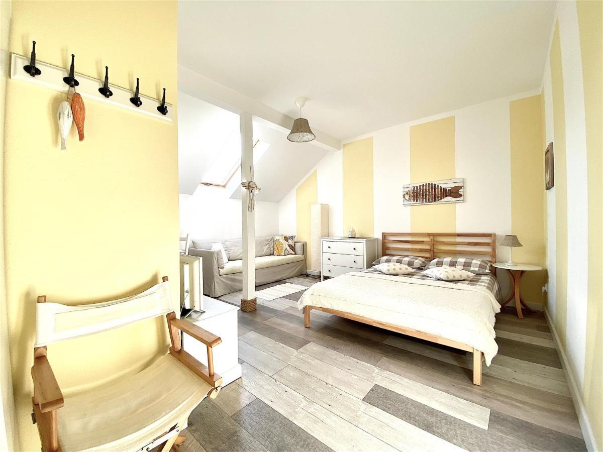 Szary Domek Apartamenty Устка Екстериор снимка