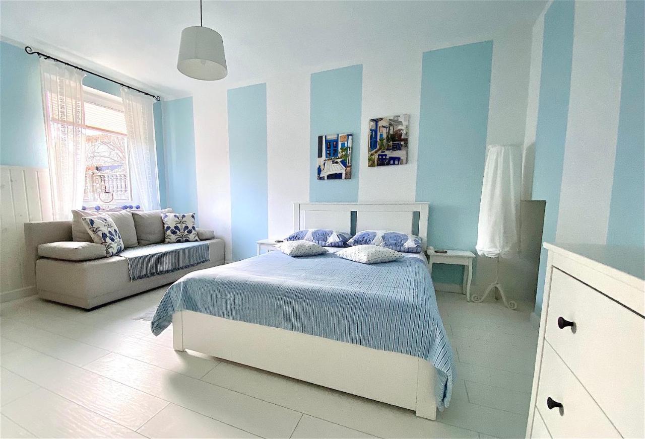 Szary Domek Apartamenty Устка Екстериор снимка
