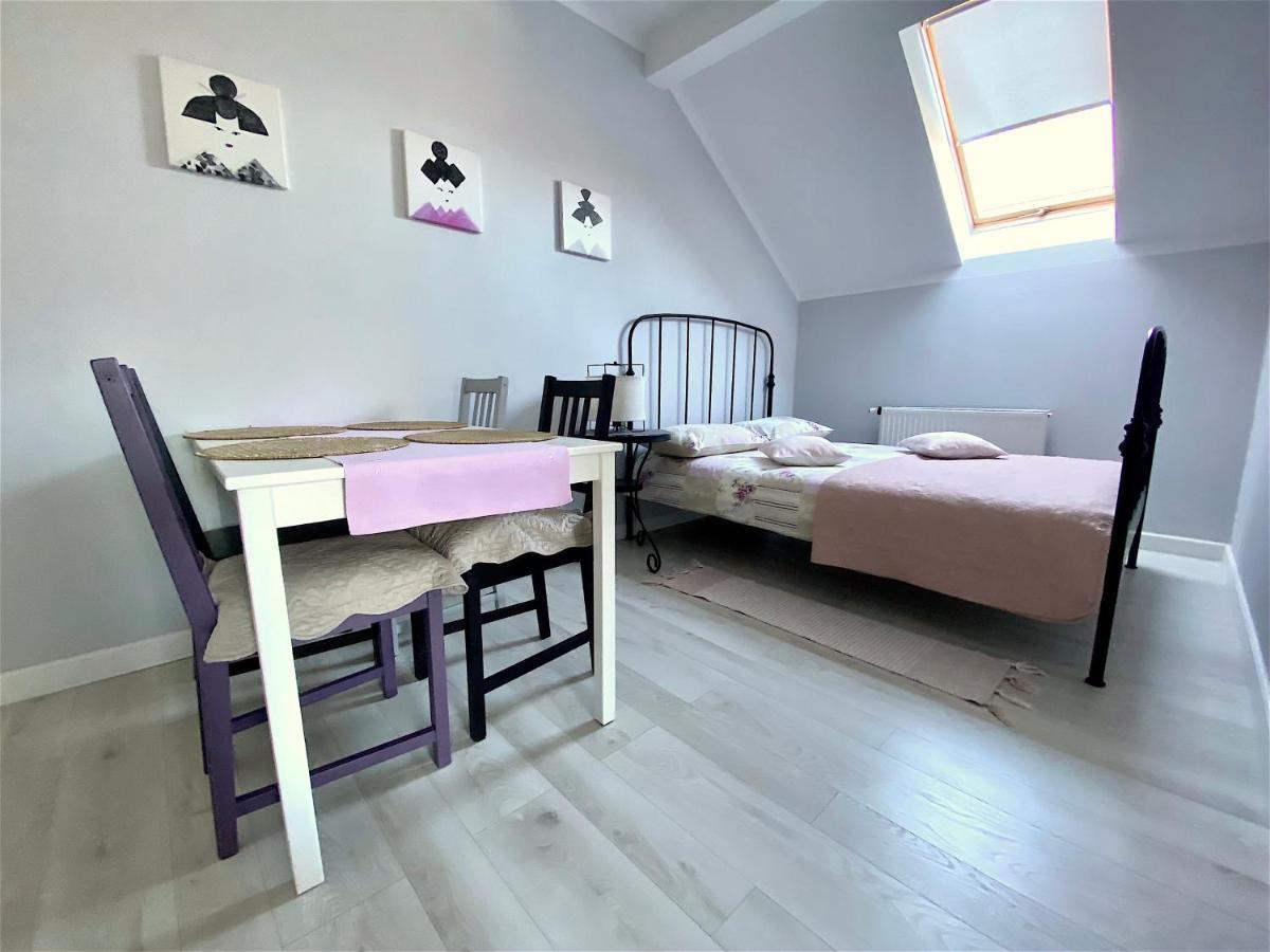Szary Domek Apartamenty Устка Екстериор снимка